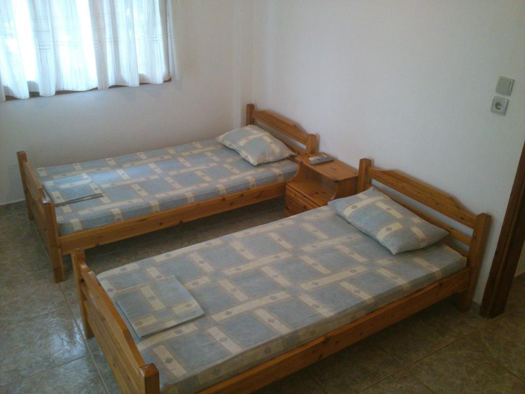 Kalaitzis Apartments Kalyves Polygyrou Zimmer foto